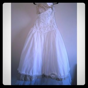 Beautiful Brand New Q by DaVinci Bridal Dress